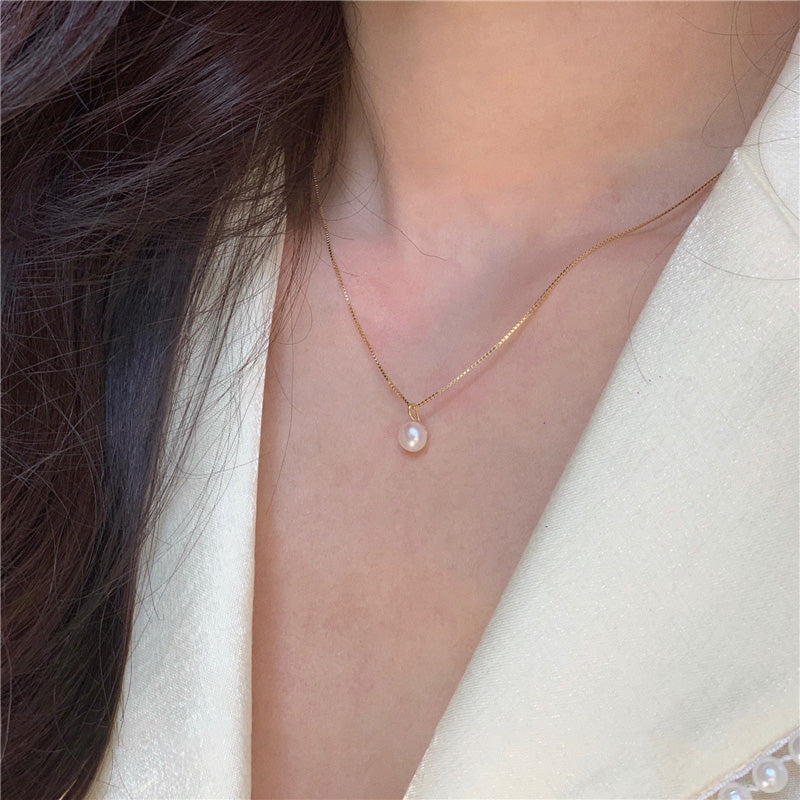 Trendy Gold and Rhodium Plated Pearl Versatile Necklace